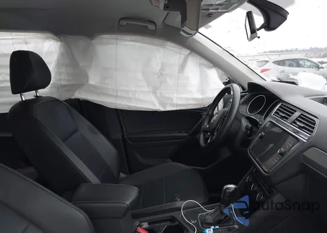 2021 Volkswagen Tiguan 2.0T Se/2.0T Se R-Line Black/2.0T Sel z USA, uszkodzony, nr VIN 3VV3B7AX4MM072271